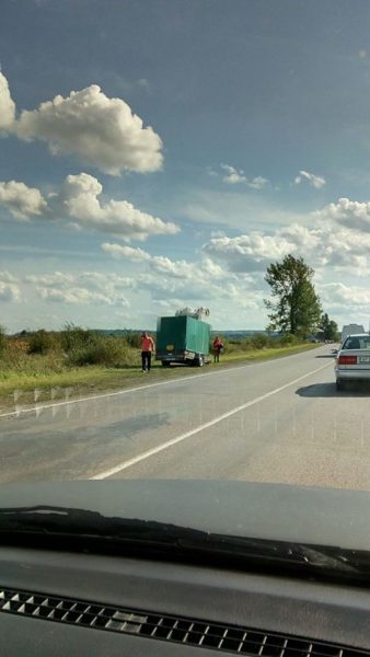 Між Бурштином і Галичем “Ланос” врізався у причеп (ФОТО)