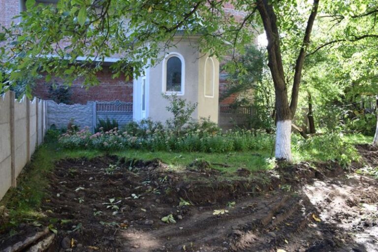 На Чорновола вперше за 30 років упорядковують двір (ФОТО)
