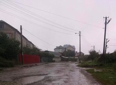 Джерельна зникла під покровом води, – франківка скаржиться на стан однієї з вулиць міста (ФОТО)