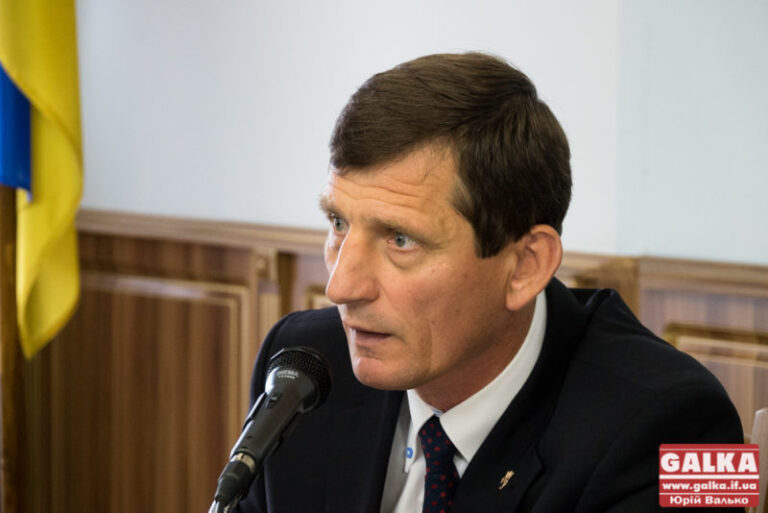 Обласна рада поки що не прийматиме нових правил щодо ЗМІ на сесії