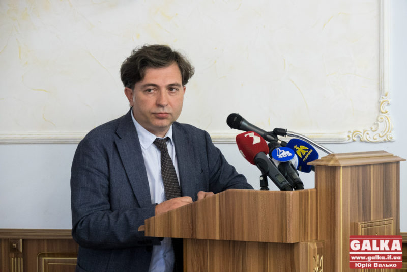 Івано-Франківськ найгірше в області забезпечений підручниками для 4 і 7 класів