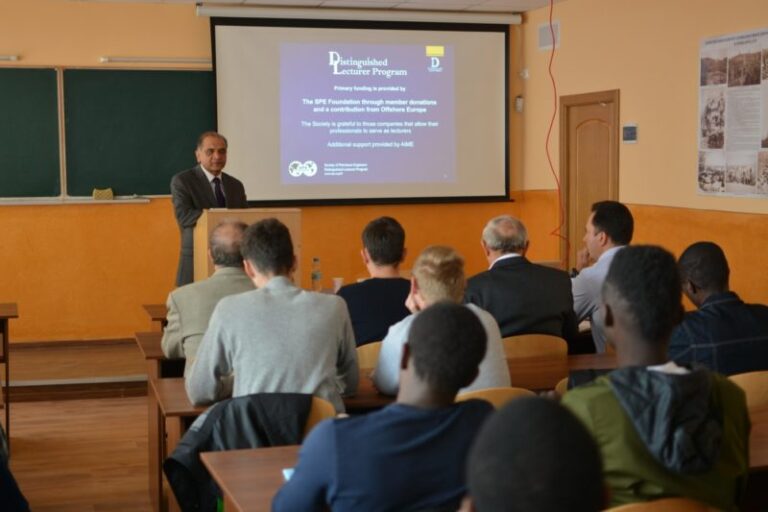 Професор зі США прочитав лекцію у франківському університеті (ФОТО)