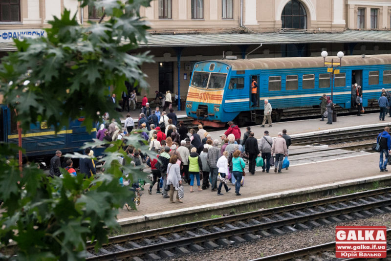 Став відомий графік руху приміських поїздів на Прикарпатті (СПИСОК)