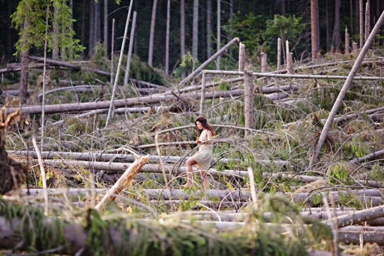 Руслана знялася у дивовижній фотосесії на захист карпатських пралісів (ФОТО)