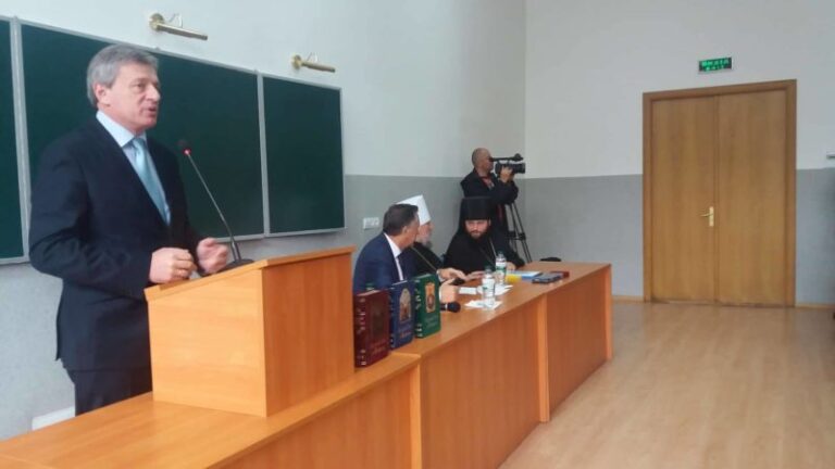 Великий Скит у Карпатах. У Франківську представили тритомник про суть скитського феномена  (ФОТО)