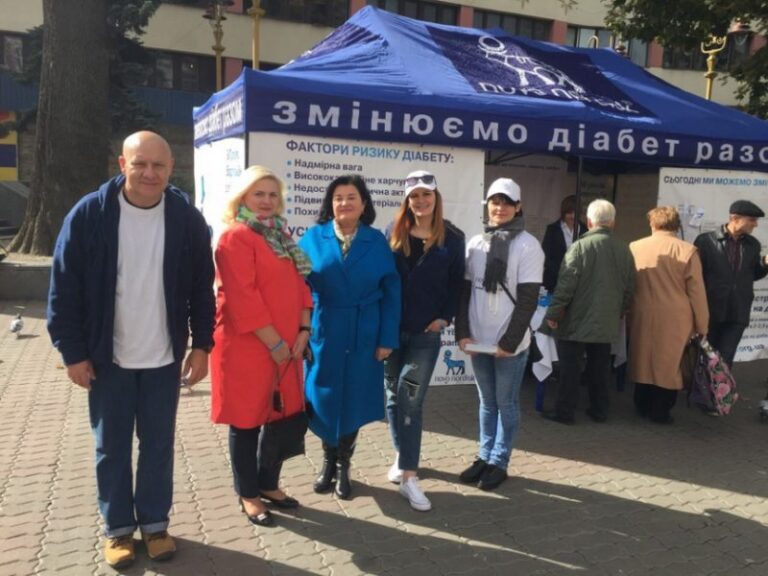 У центрі міста безкоштовно визначали рівень глюкози у крові та консультувалися з ендокринологом