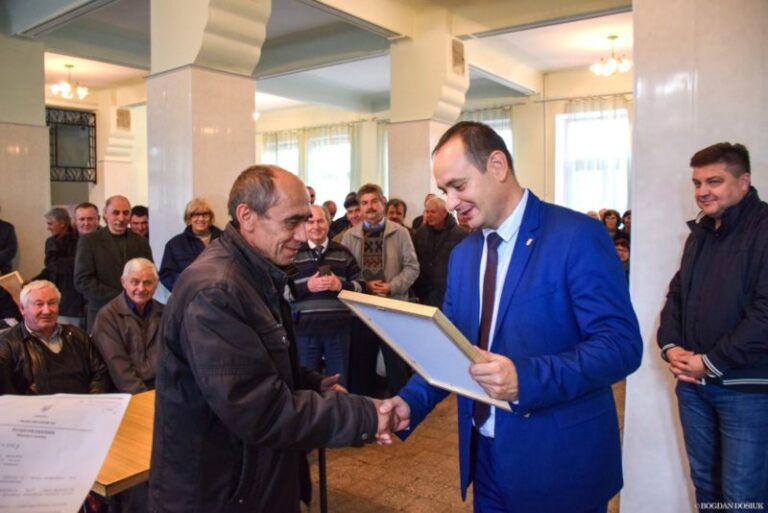 Марцінків сходив на локомотиворемонтний завод: роздав грамоти і зізнався, що не мав відповіді на всі запитання людей (ФОТО)