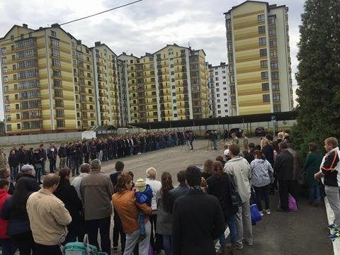 80 прикарпатців урочисто відправили в армію (ФОТО)