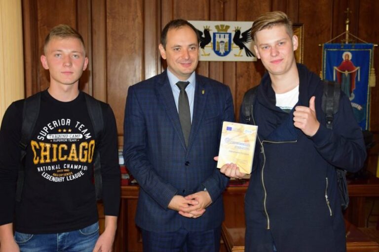 Марцінків фотографувався із студентами, бо це було завданням квесту (ФОТОФАКТ)