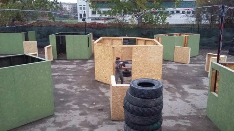 Одинадцять команд у Франківську захоплювали котрольні точки та вбивали суперників лазерами (ФОТО, ВІДЕО)