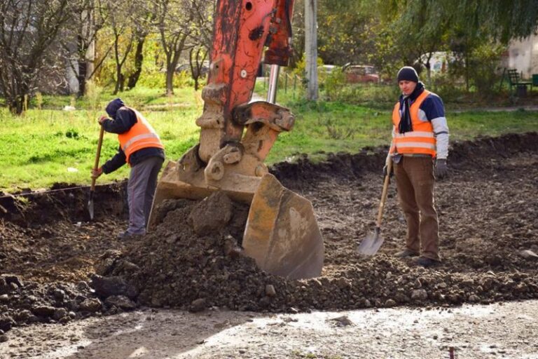 Ремонтні роботи стартували на вулиці Парковій (ФОТО)