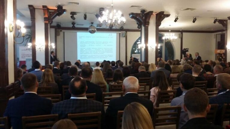 У Франківську розпочався  ІІІ Міжнародний інвестиційно-економічний форум (ФОТО)