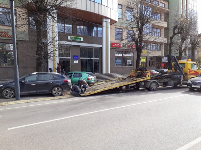 Прикарпатський війт попався на “рагульському” порушенні під ОДА (ФОТО)
