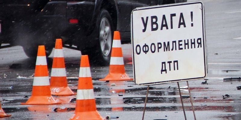Ранкова ДТП у Франківську: на Пасічній дівчина потрапила під колеса автівки (ФОТОФАКТ)