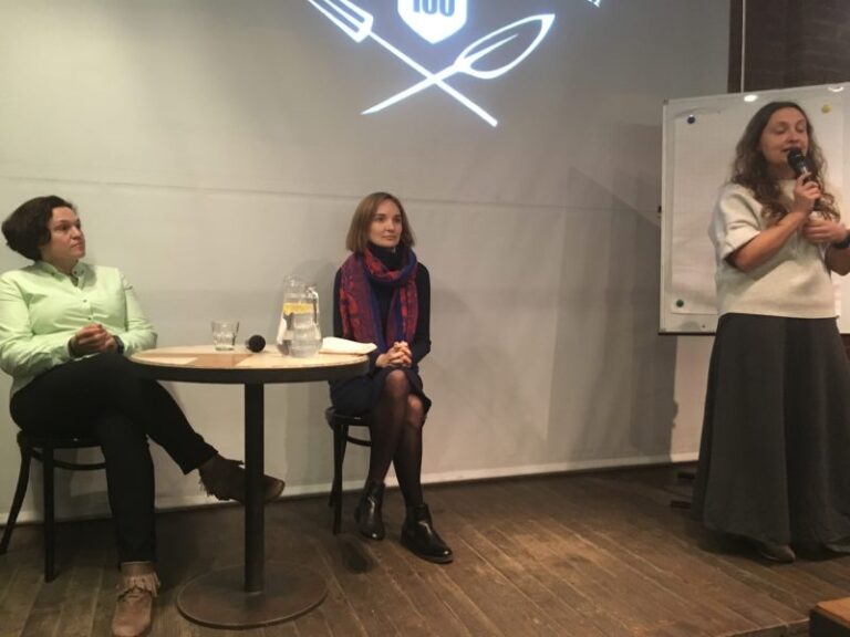 “Я не хотіла, щоб мою дитину вчили підкорятися”. Активістка розповіла франківцям про практику хоумскулінгу