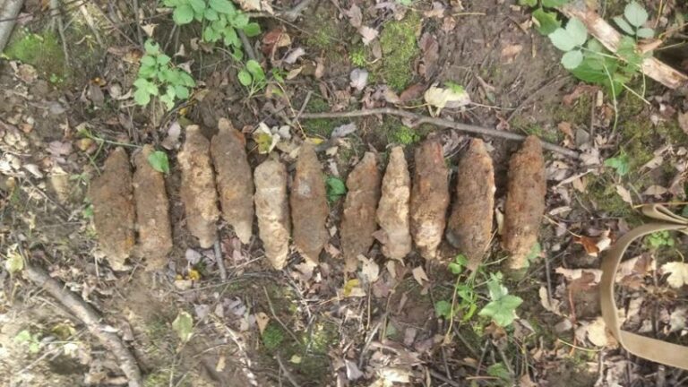 Майже 20 застарілих боєприпсів знищили прикарпатські піротехніки