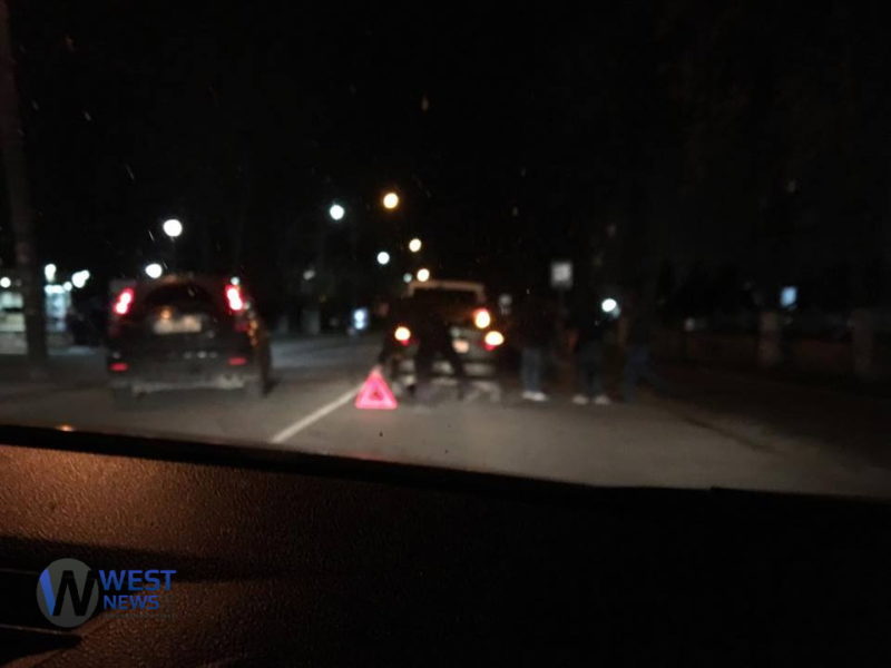 На Чорновола трапилася потрійна ДТП (ФОТОФАКТ)