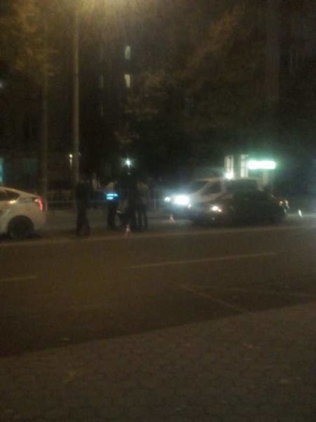 На Галицькій машина збила жінку