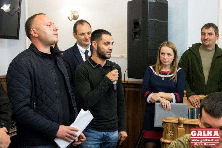 Борець з незаконними будовами Волгін прокоментував, що думає про подаровану йому квариру
