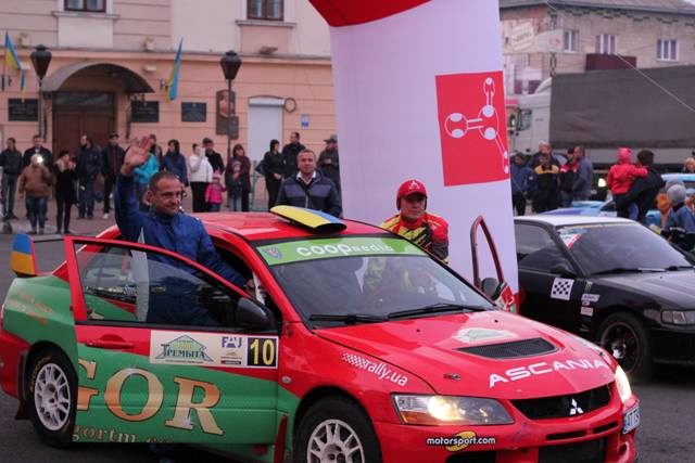 14 екіпажів спортивних авто змагалися на Франківщині (ФОТО)