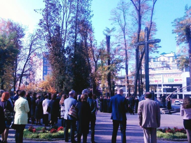 70-ту річницю масштабної кампанії виселення українців до Сибіру вшанували в Івано-Франківську (ФОТО)