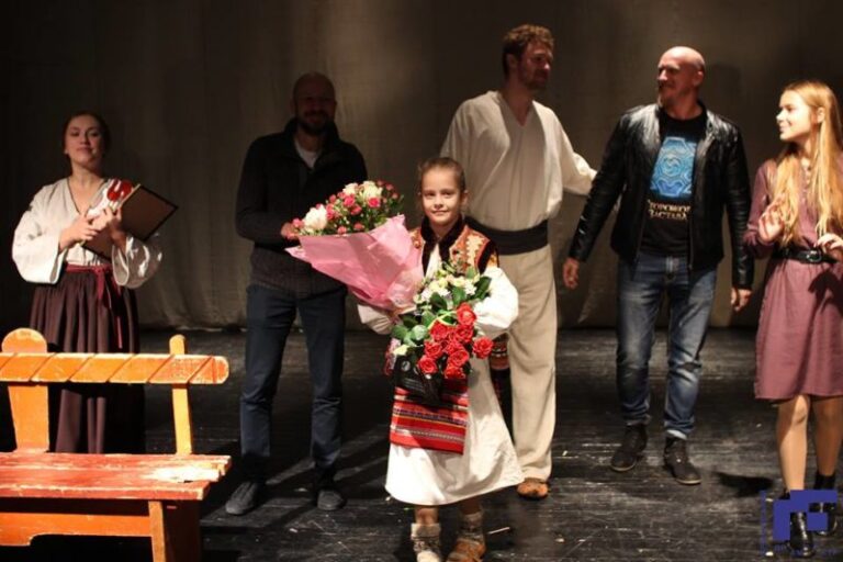 У культовій виставі “Солодка даруся” замінять юну виконавицю головної ролі (ФОТО)