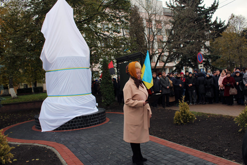 Пам’ятник Героям Небесної Сотні відкрили у Снятині