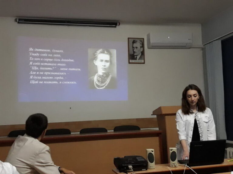 Франківські студенти говорили про сифіліс та чуму в літературі та кіно (ФОТО)