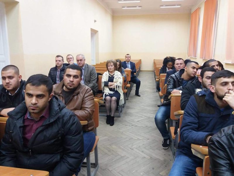 Поліціянти застерегли іноземних студентів не провокувати “місцевих” та не вчиняти злочинів