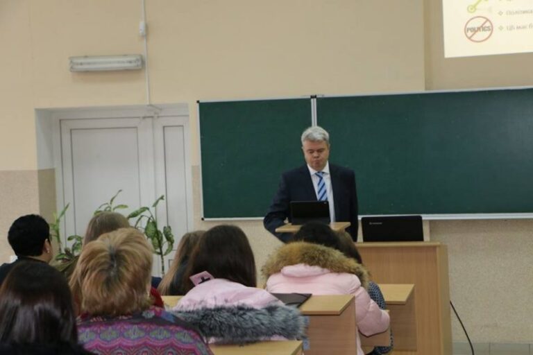 Заступник голови НБУ прочитав лекцію франківським студентам (ФОТО)