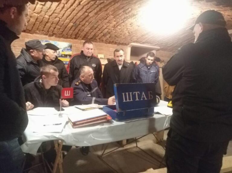 На місці обвалу на Шевченка розгорнули аварійний штаб (ФОТО)