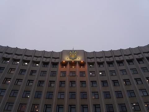 “Білий дім” підсвітили помаранчевим кольором в знак протидії насильству (ФОТО)