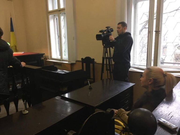Справу про злісну непокору та хуліганство скандальної Михайлової закрили