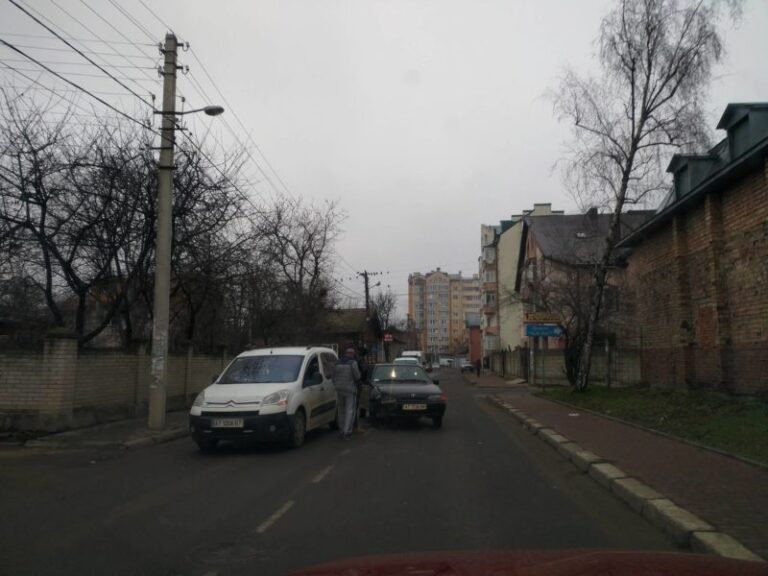 Через ДТП на Сліпого паралізований рух (ФОТО)