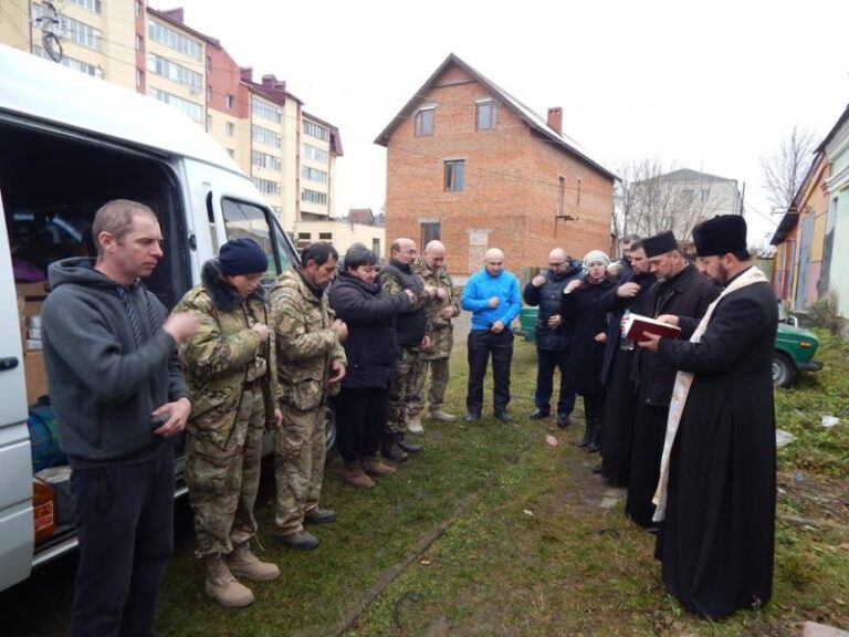 Прикарпатські волонтери відправили у зону АТО ковдри та засоби гігієни