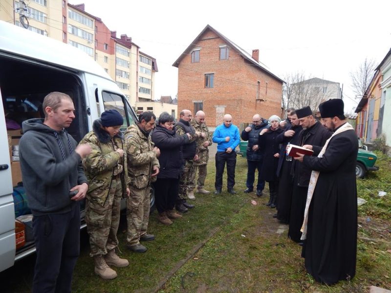 Прикарпатські волонтери відправили у зону АТО ковдри та засоби гігієни