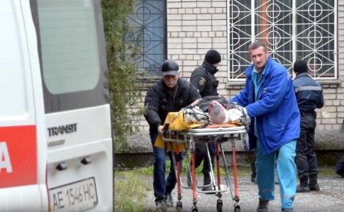 У Нікополі у суді підірвали гранати, є жертви (ФОТО, ВІДЕО)