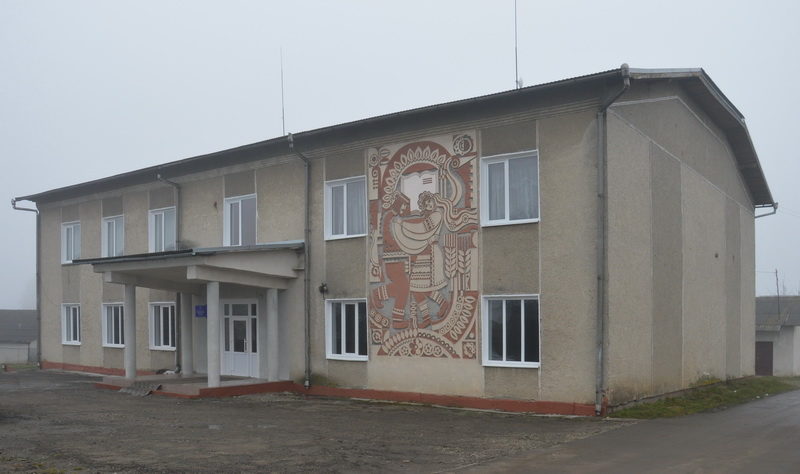 У Нових Кривотулах оновили будинок культури