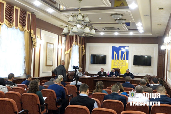 Профспілка прикарпатських поліціянтів придбає новорічні подарунки для 2500 дітей