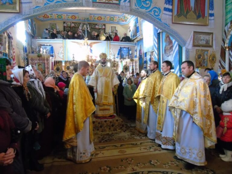 У селі на Коломийщині вперше за багато років відслужили службу українською мовою