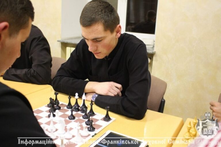 Франківські семінаристи змагалися у грі в шахи