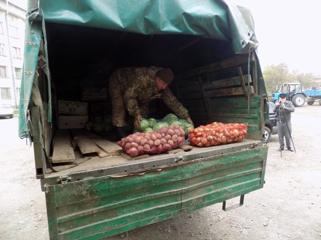 Снятинщина передала продукти прикордонникам