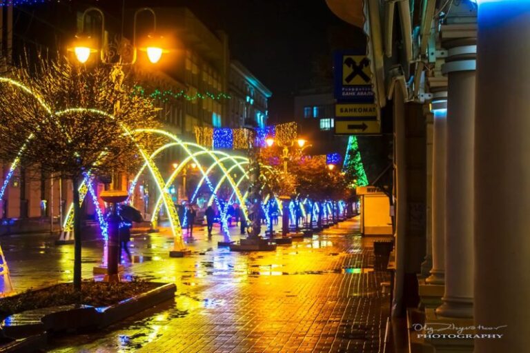 В мережі з’явилися нові світлини вечірнього Франківська (ФОТО)