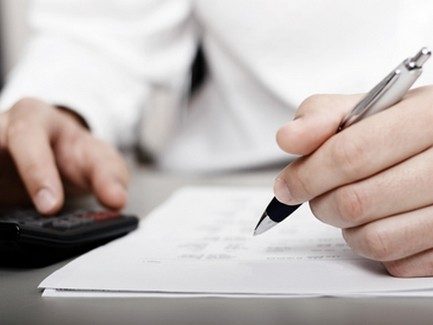 На Прикарпатті засудили лікаря, котрий видав “липовий” лікарняний
