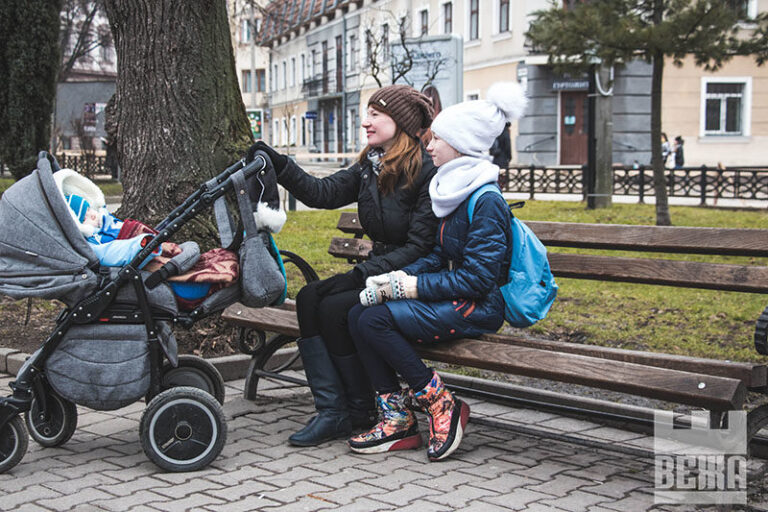 Як виглядає один день із життя франківської лавки (ФОТО)