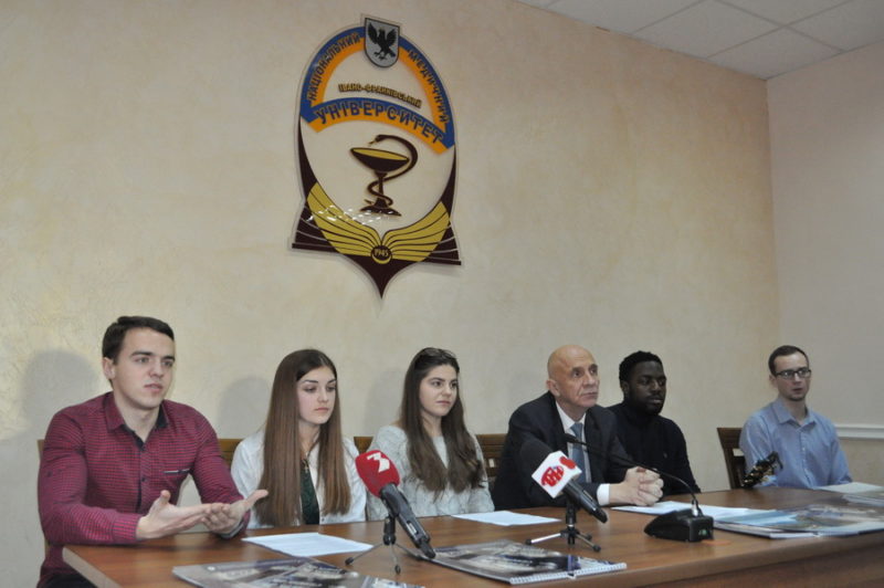 Найкращі студенти франківського вишу розповіли про свої успіхи