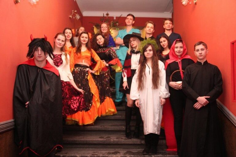 Франківські студенти влаштували “Книжкову здибанку” (ФОТО)