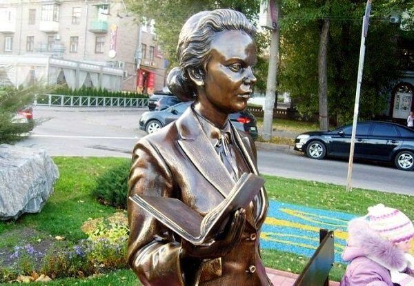 Пам’ятник Народному вчителю встановлять у Франківську