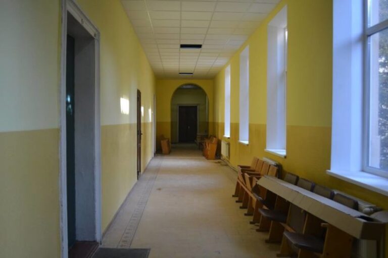 Триває ремонт франківської музичної школи (ФОТО)