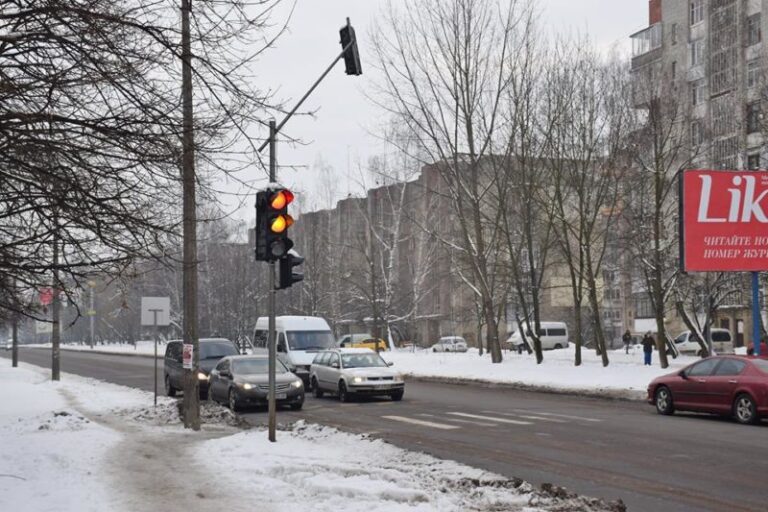 У Франківську запрацював новий світлофор (ФОТО)
